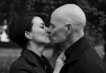 Fra manke til skalp: En kærlig guide til at omfavne hans hårtab